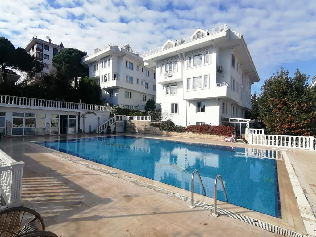 SİTE İÇERİSİNDE KİRALIK 3+1 ARAKAT DAİRE