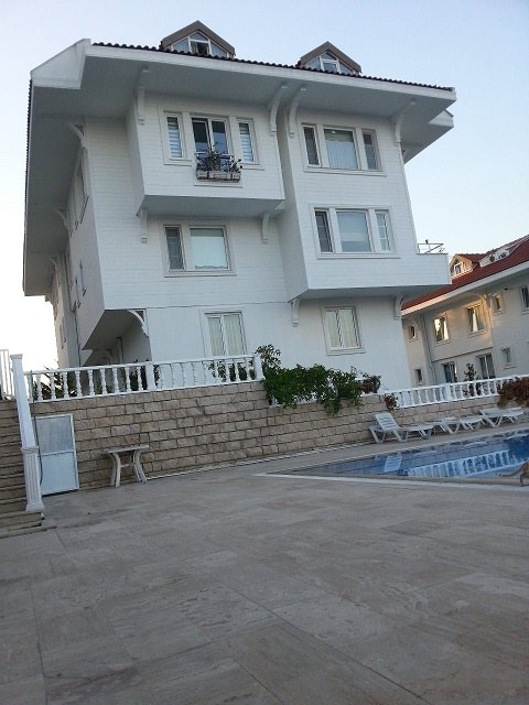 SİTE İÇERİSİNDE SATILIK ÇATI DUBLEKSİ