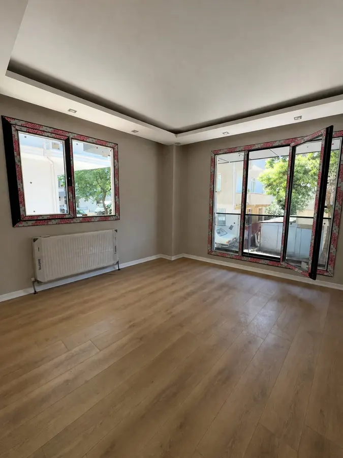 ÇEKMEKÖY BÖLGESİNDE SATILIK ARAKAT DAİRE