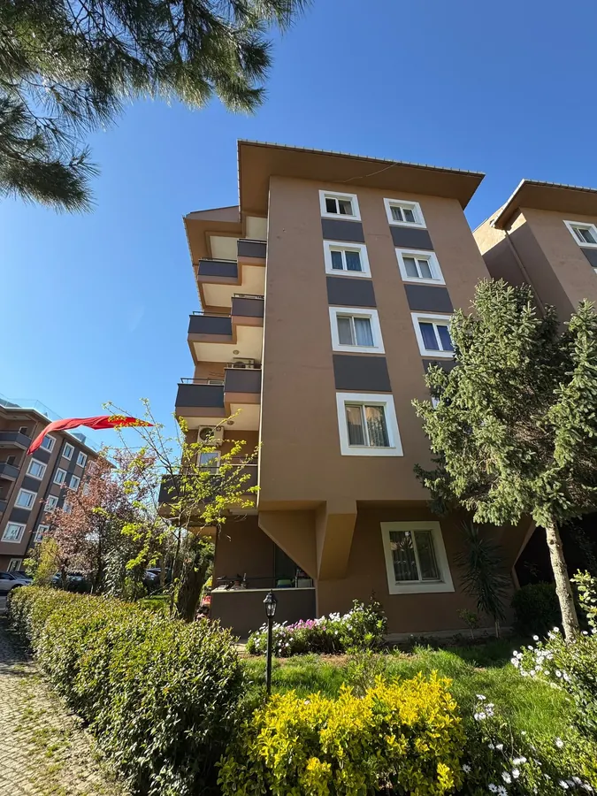 ÇENGELKÖY KÜÇÜKSU MAHALLESİNDE SİTE İÇİNDE KREDİYE UYGUN DAİRE